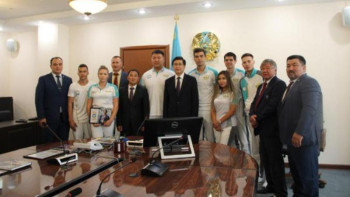 Фотография к новости: Білім министрі Универсиада жеңімпаздарымен кездесті