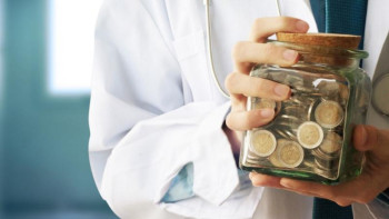 Фотография к новости: Дәрігерлер жалақысы 550 мың теңгеге дейін өседі