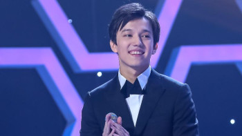 Фотография к новости: Димаш  экшн-фильмдер апталығының ашылуында өнер көрсетті