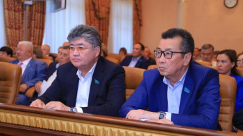 Фотография к новости: Сенаторлар Қостанайда ауыл шаруашылығы өнімдерін өндірушілермен кездесті