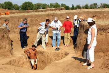 Фотография к новости: ЮНЕСКО ғалымдары Павлодардағы тарихи ескерткіштерді зерттеуге кірісті 