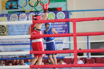 Фотография к новости: Бокстан жасөспірім қыздар арасында халықаралық турнир басталды 