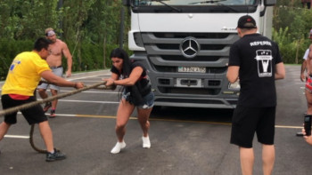 Фотография к новости: Қазақстандық бұрымды 30 секундта 17 тонналық жүк машинасын қозғады 