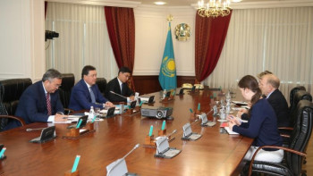 Фотография к новости: Мамин Қазақстандағы АҚШ елшісімен кездесті  