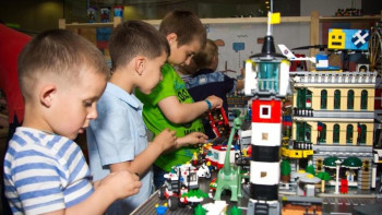 Фотография к новости: Семейде балаларға арналған ерекше ойын алаңы ашылды