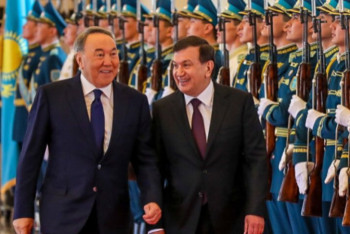 Фотография к новости: Назарбаев Өзбекстан басшысын туған күнімен құттықтады