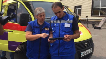 Фотография к новости: Қарағанды облысында жедел жәрдем бригадаларына 100 планшет сатып алынды