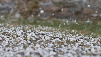 Фотография к новости: Қызылордада аптап ыстық, батыста бұршақ жауады