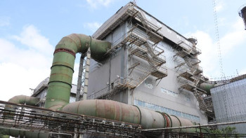 Фотография к новости: Ақсу зауытында түтік сүзгілері ауыстырылды