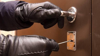 Фотография к новости: Ақтөбеде бірнеше рет пәтер ұрлығын жасаған күдікті ұсталды