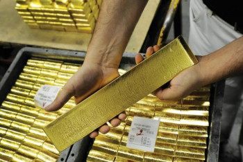 Фотография к новости: Полицей формасын киген қарақшылар әуежайдан 800 келіге жуық алтын ұрлады