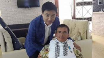 Фотография к новости: Қызылордалық ақын Нұрмұхаммед Әбілқасымовтың жұбайы дүниеге егіз әкелді