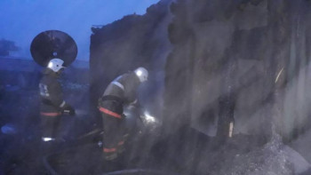 Фотография к новости: ШҚО-да ауыл әкімі 11 жасар баланы өрттен аман алып шықты