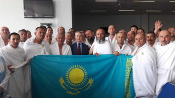 Фотография к новости: Қазақстандық қажылар Сауд Арабиясына келді