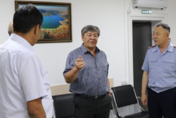 Фотография к новости: Павлодарда сенат депутаттары халықпен жүздесу кеңсесінің жұмысымен танысты