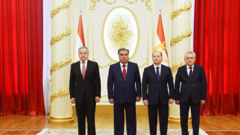 Фотография к новости: Қазақстан елшісі Тәжікстан президентіне сенім грамоталарын табыстады