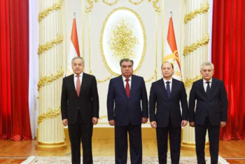 Фотография к новости: Қазақстан елшісі Тәжікстан президентіне сенім грамоталарын табыстады