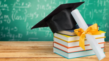 Фотография к новости: Бүгін білім беру грантына ие болғандардың аты-жөндері белгілі болады