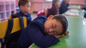 Фотография к новости: Бекшин: Ұйқысы қанбаған баланың сабақтағы жұмыс қабілеті 30% төмендейді