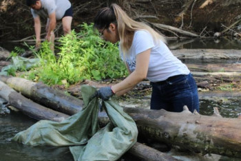 Фотография к новости: Семейде «Бірге – таза Қазақстан» экологиялық акциясы жалғасын табады