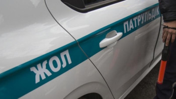 Фотография к новости: Полицейлер толғағы қысқан әйелді босандырып алды