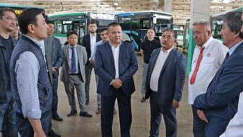 Фотография к новости: Алтай Көлгінов: 100 электроавтобус сатып аламыз