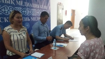 Фотография к новости: Алматыда медиация күніне орай ашық есік күні өтіп жатыр