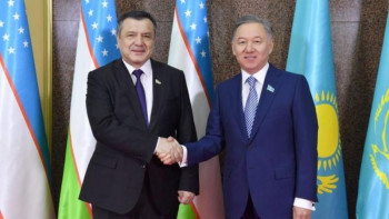 Фотография к новости: Өзбек Парламентінің төрағасы «Абай-175» челленджін Нығматулиннен қабылдады