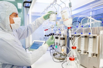 Фотография к новости: Қымбат онкологиялық дәрі-дәрмек науқастарға тегін берілетін болды 