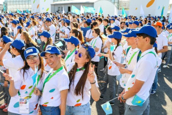 Фотография к новости:  Волонтерлерге сағатына 1000 теңге қосымша ақша беріледі 