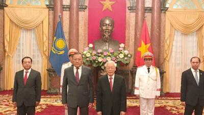 Қазақстан елшісі Вьетнам президентіне сенім грамоталарын табыстады
