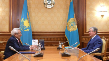 Фотография к новости: Президент Төрегелді Шармановты қабылдады 