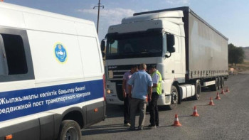 Фотография к новости: Түркістан облысында жүк көліктеріне тексеріс жүргізілуде