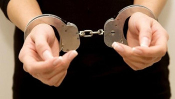 Фотография к новости: Екі баласы мен күйеуін улап өлтірген әйел сотталды