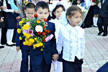 Фотография к новости: Биыл мектептерде «алғашқы қоңырау» жексенбіде соғылады