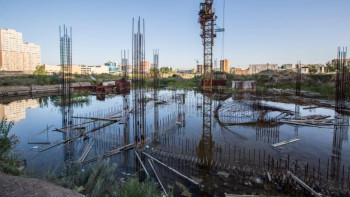 Фотография к новости: Үлескерлер Нұр-Сұлтан әкіміне тұрғын үйдің іргетасы да қаланбағанын айтып шағымданды