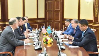 Фотография к новости: Нығматулин АҚШ конгрессмендерімен кездесті