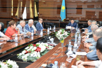 Фотография к новости: «Шымкент пен Түркістан бөлінгенімен, ел іргесі бөлінген жоқ» - Ерлан Айтаханов