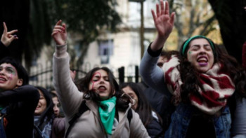 Фотография к новости: Аргентинада 1,5 мың адам абортқа тыйым салуды талап етті