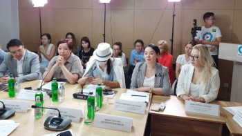 Фотография к новости: Пойызда зорлық көрген қыз басынан өткенін айтып берді