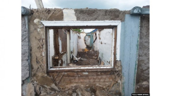 Фотография к новости: Арыс тұрғыны үйін балғамен бұзып тастаған 