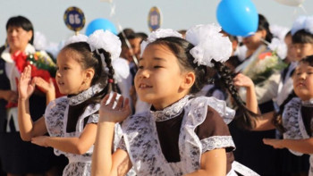 Фотография к новости: Балаларын алты жасында мектепке бермеген ата-аналарға айыппұл салына ма?