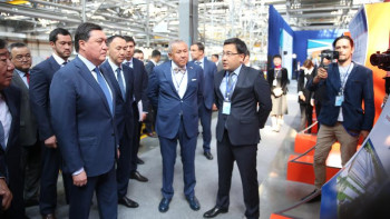 Фотография к новости: Мамин Қостанай облысында бірқатар ﻿кәсіпорын жұмысымен танысты