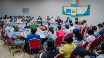 Фотография к новости: Елорда әкімі мектеп директорларымен кездесті