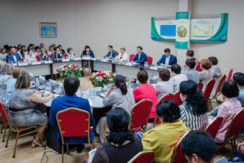 Фотография к новости: Елорда әкімі мектеп директорларымен кездесті