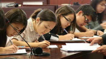 Фотография к новости: Грант көп, конкурс жоқ – Аймағамбетов төмен ұпаймен оқуға түскендер туралы 