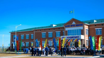 Фотография к новости: Аймағамбетов үшауысымды және апатты мектептер мәселесін шешу жолдарын айтты