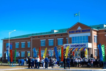 Фотография к новости: Аймағамбетов үшауысымды және апатты мектептер мәселесін шешу жолдарын айтты