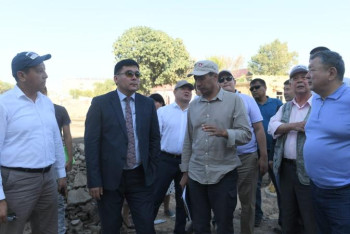 Фотография к новости: Мәдениет вице-министрі Арыстағы вокзалдың жөндеу жұмыстарымен танысты