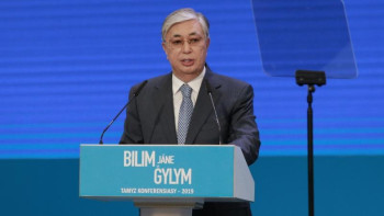 Фотография к новости: Президент ауыл мектептеріне үздік менеджерлер мен ұстаздарды тартуды тапсырды 